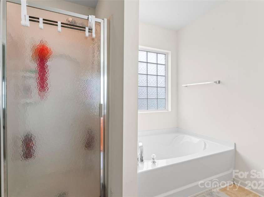 1911 Savannah Hills Drive, Matthews, NC 28105.  MLS# CAR4260112, YatesRealty ID 23377. 