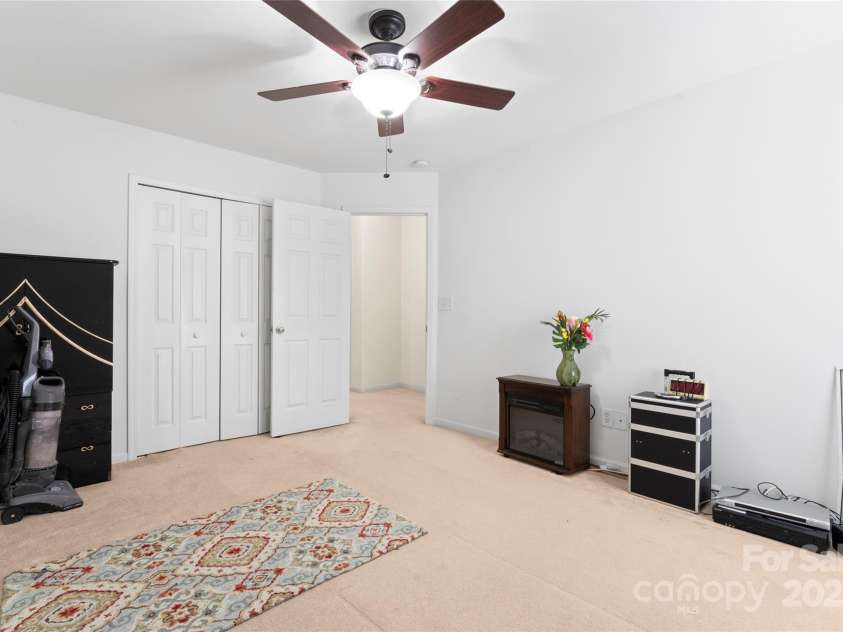 1911 Savannah Hills Drive, Matthews, NC 28105.  MLS# CAR4260112, YatesRealty ID 23377. 