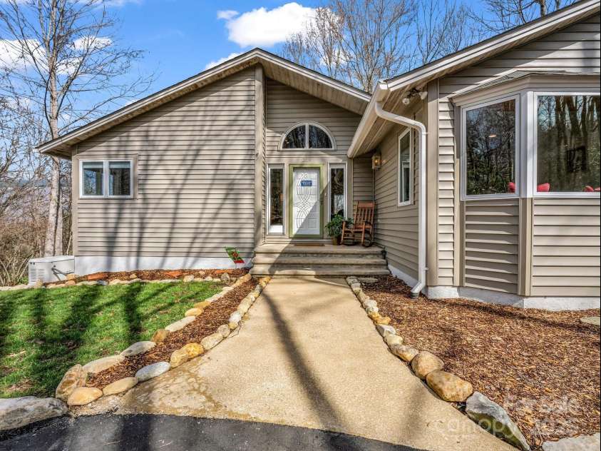 209 Walnut Ridge Road, Brevard, NC 28712.  MLS# CAR4230810, YatesRealty ID 23378. 