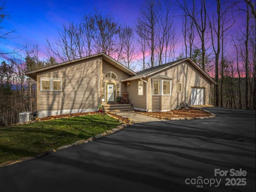 209 Walnut Ridge Road, Brevard, NC 28712.  MLS# CAR4230810, YatesRealty ID 23378. 