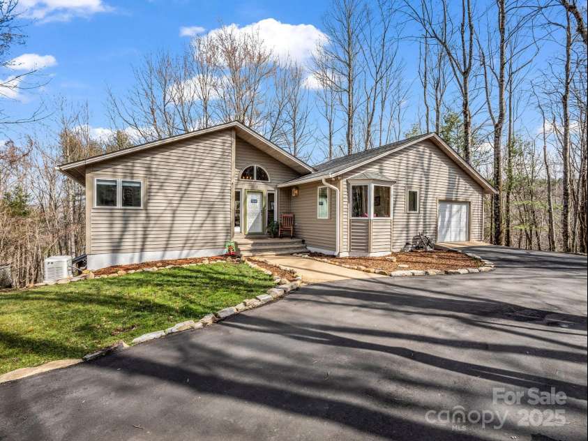 209 Walnut Ridge Road, Brevard, NC 28712.  MLS# CAR4230810, YatesRealty ID 23378. 