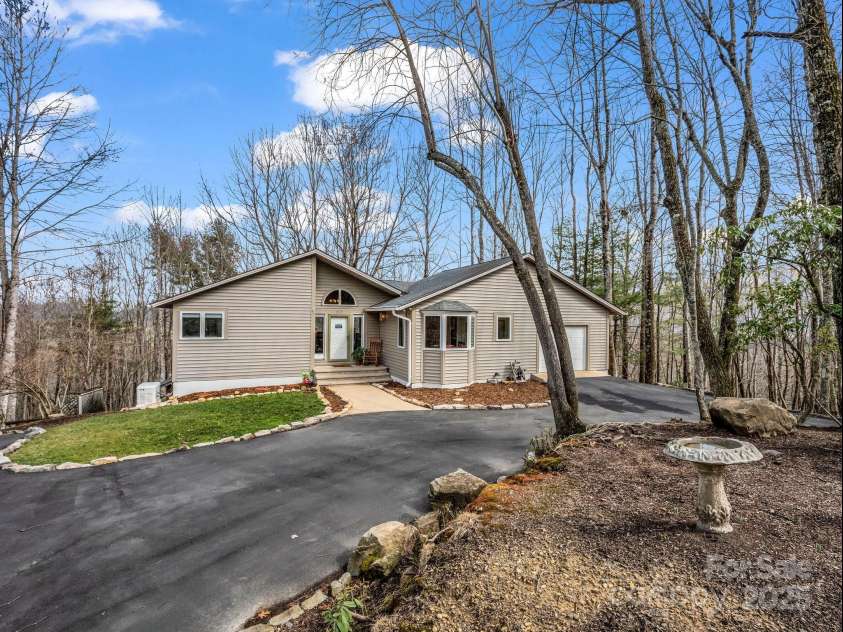 209 Walnut Ridge Road, Brevard, NC 28712.  MLS# CAR4230810, YatesRealty ID 23378. 