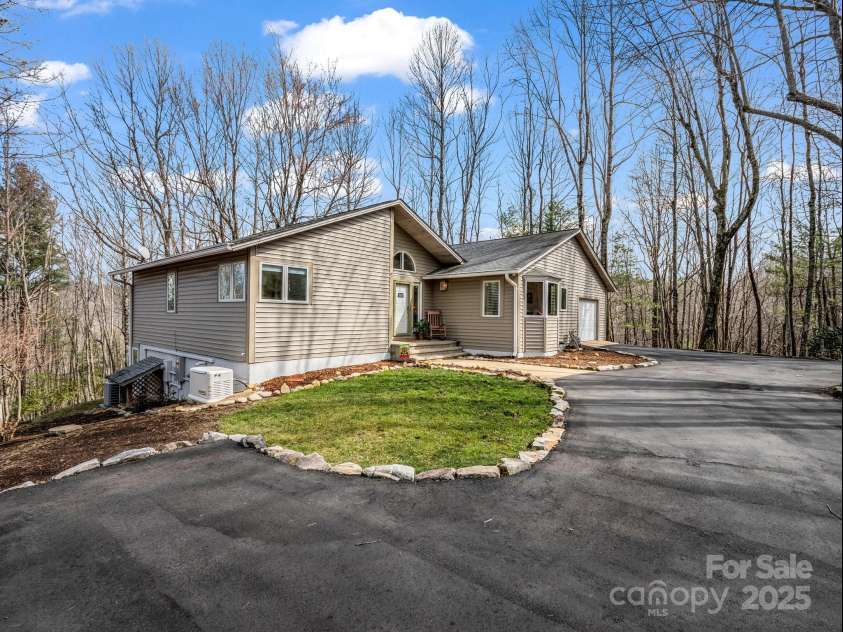 209 Walnut Ridge Road, Brevard, NC 28712.  MLS# CAR4230810, YatesRealty ID 23378. 