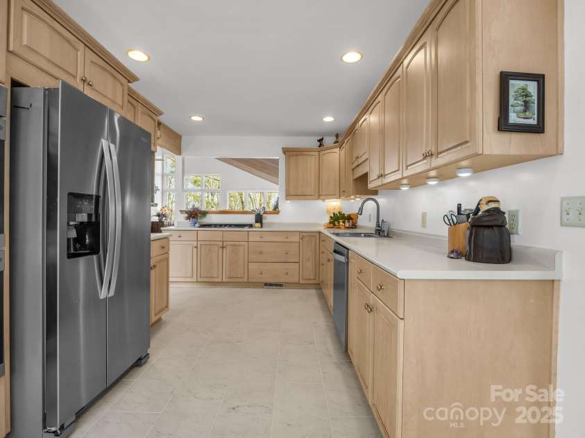 209 Walnut Ridge Road, Brevard, NC 28712.  MLS# CAR4230810, YatesRealty ID 23378. 