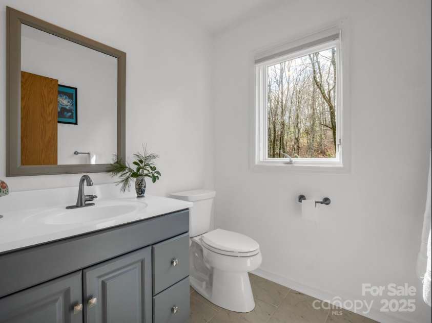 209 Walnut Ridge Road, Brevard, NC 28712.  MLS# CAR4230810, YatesRealty ID 23378. 