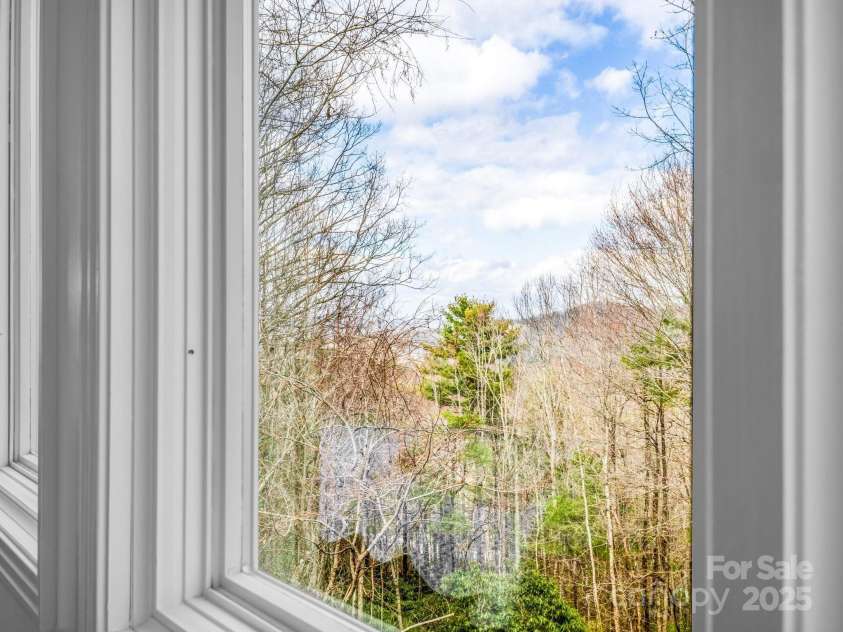 209 Walnut Ridge Road, Brevard, NC 28712.  MLS# CAR4230810, YatesRealty ID 23378. 