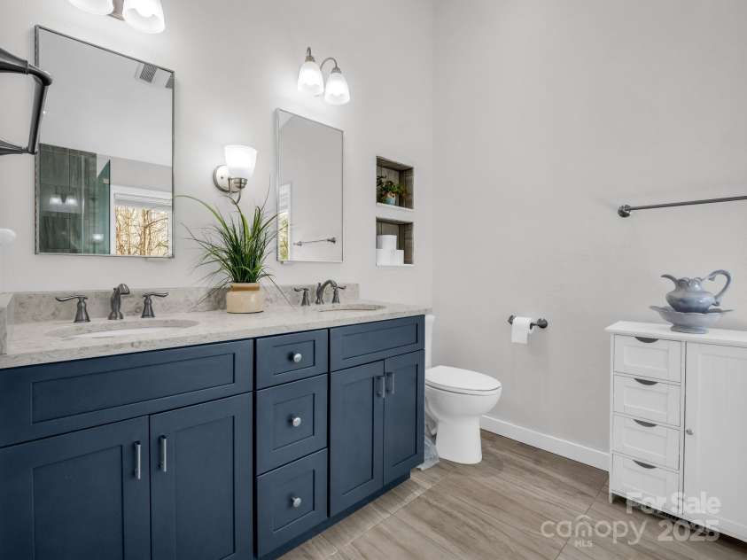 209 Walnut Ridge Road, Brevard, NC 28712.  MLS# CAR4230810, YatesRealty ID 23378. 