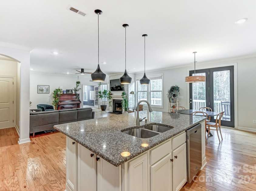 319 San Agustin Drive, Mooresville, NC 28117.  MLS# CAR4263514, YatesRealty ID 23379. 