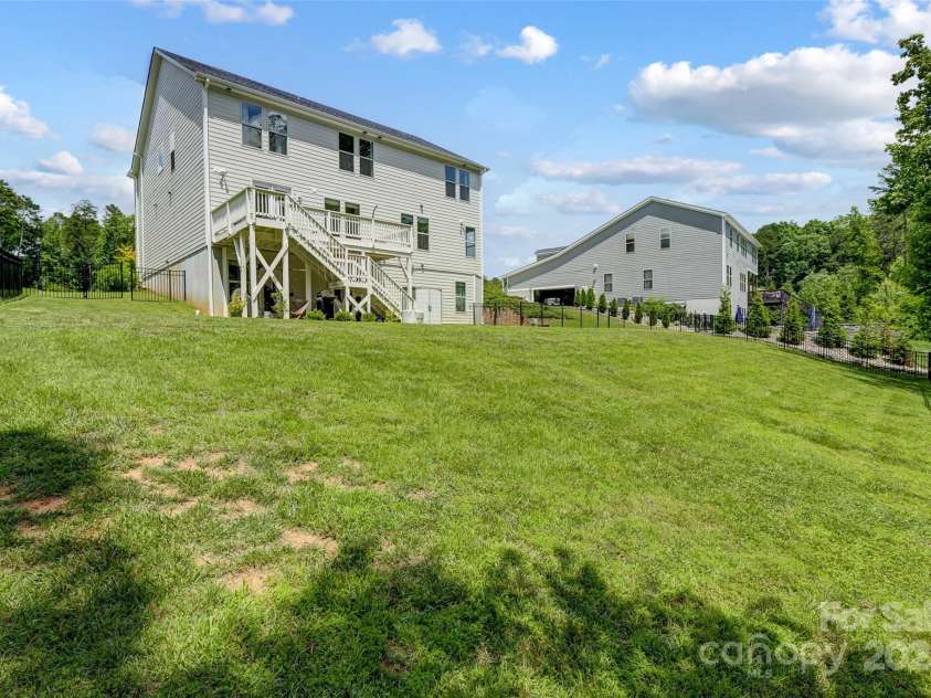319 San Agustin Drive, Mooresville, NC 28117.  MLS# CAR4263514, YatesRealty ID 23379. 