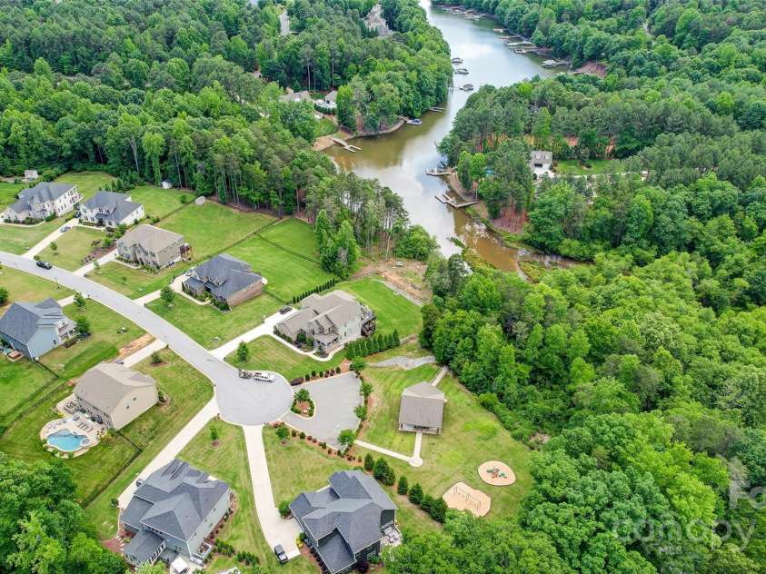 319 San Agustin Drive, Mooresville, NC 28117.  MLS# CAR4263514, YatesRealty ID 23379. Community Lake/Paddle Board-Kayak Access