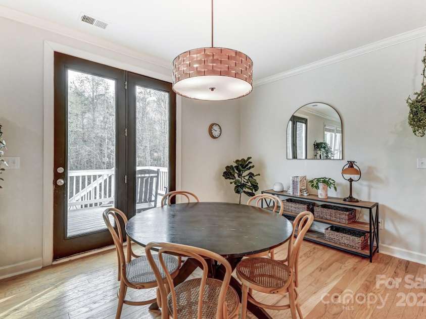 319 San Agustin Drive, Mooresville, NC 28117.  MLS# CAR4263514, YatesRealty ID 23379. Main Level Eat-In