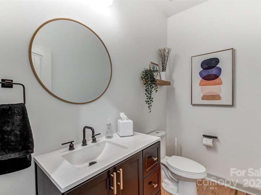 319 San Agustin Drive, Mooresville, NC 28117.  MLS# CAR4263514, YatesRealty ID 23379. Main Level Powder Room