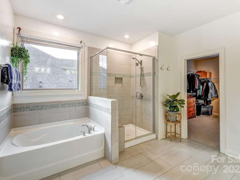 319 San Agustin Drive, Mooresville, NC 28117.  MLS# CAR4263514, YatesRealty ID 23379. Primary BR Bath