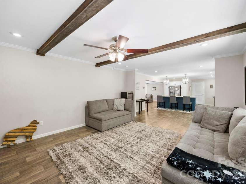 959 Wendover Heights Drive, Shelby, NC 28150.  MLS# CAR4381931, YatesRealty ID 23379. 