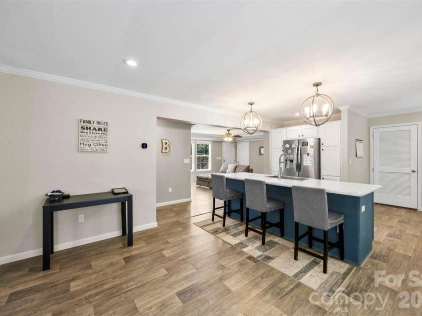 959 Wendover Heights Drive, Shelby, NC 28150.  MLS# CAR4381931, YatesRealty ID 23379. 