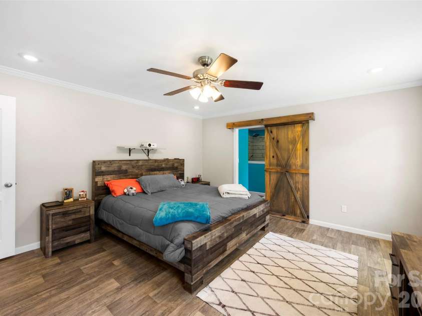 959 Wendover Heights Drive, Shelby, NC 28150.  MLS# CAR4381931, YatesRealty ID 23379. 