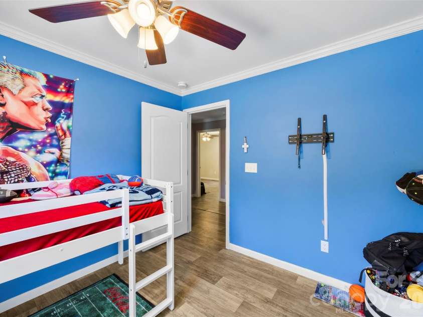 959 Wendover Heights Drive, Shelby, NC 28150.  MLS# CAR4381931, YatesRealty ID 23379. 