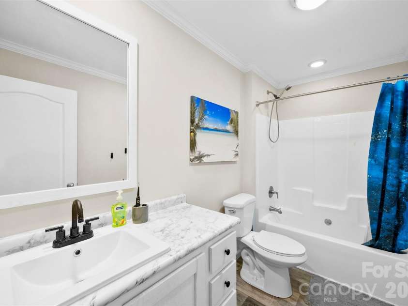 959 Wendover Heights Drive, Shelby, NC 28150.  MLS# CAR4381931, YatesRealty ID 23379. 