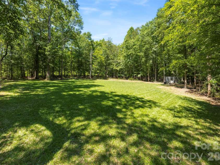959 Wendover Heights Drive, Shelby, NC 28150.  MLS# CAR4381931, YatesRealty ID 23379. 