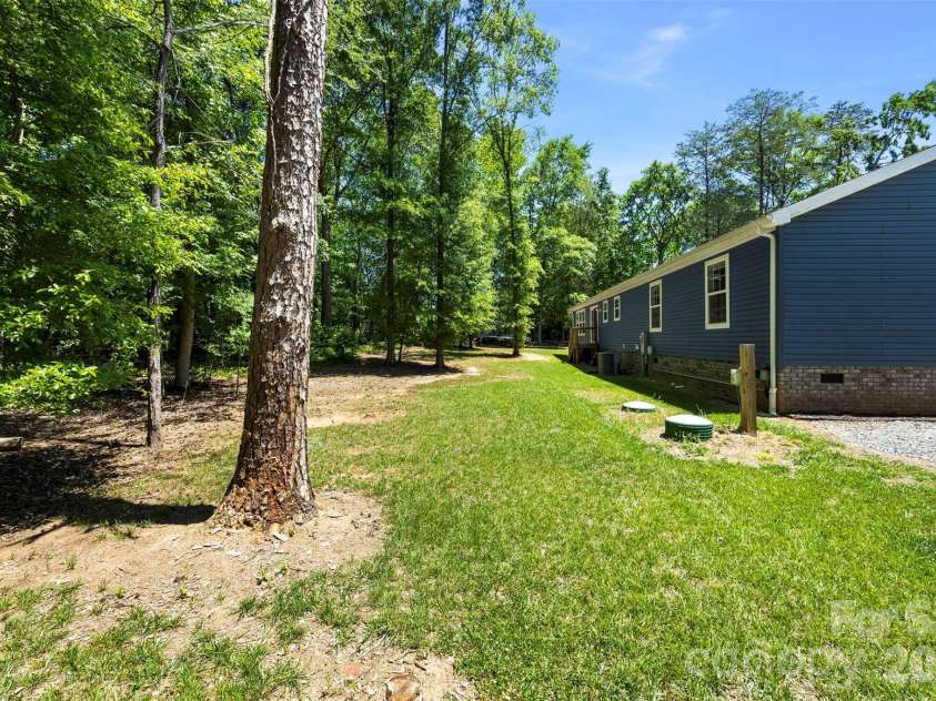 959 Wendover Heights Drive, Shelby, NC 28150.  MLS# CAR4381931, YatesRealty ID 23379. 