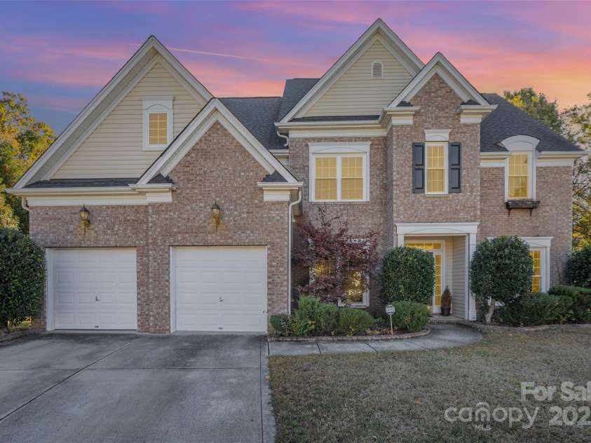 4901 Riverview Drive, Harrisburg, NC 28075.  MLS# CAR4318206, YatesRealty ID 2338. Front Exterior