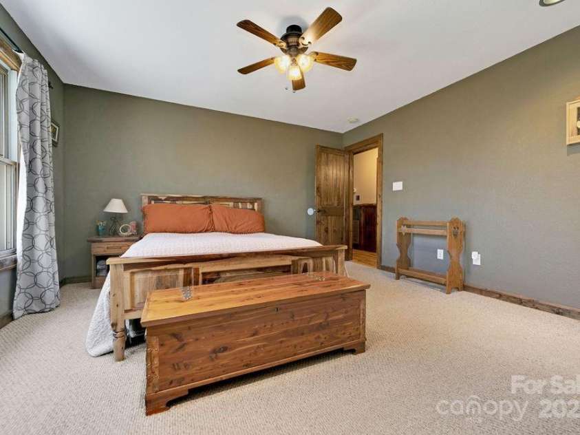 68 Sherwood Village Court, Brevard, NC 28712.  MLS# CAR4232497, YatesRealty ID 2338. Light and Bright