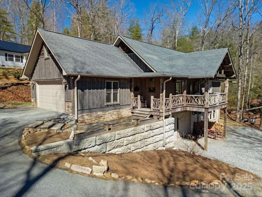 68 Sherwood Village Court, Brevard, NC 28712.  MLS# CAR4232497, YatesRealty ID 2338. Main Level Garage