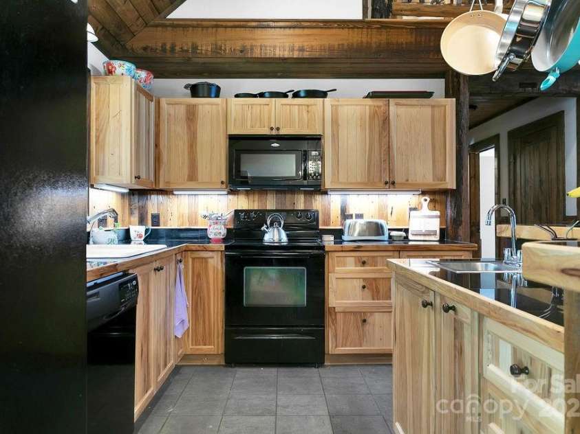 68 Sherwood Village Court, Brevard, NC 28712.  MLS# CAR4232497, YatesRealty ID 2338. Spacious Kitchen