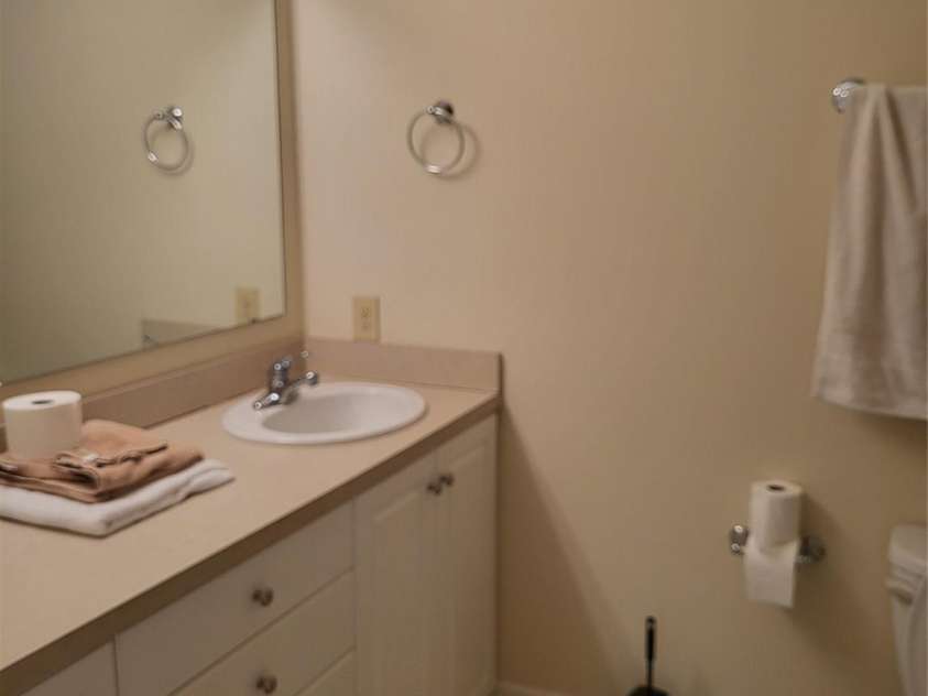 1913 Lake Monroe Drive, Monroe, NC 28112.  MLS# CAR4382343, YatesRealty ID 23380. Hall Bath upstairs