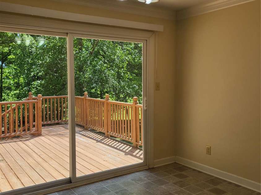 1913 Lake Monroe Drive, Monroe, NC 28112.  MLS# CAR4382343, YatesRealty ID 23380. Kitchen/Breakfast nook area