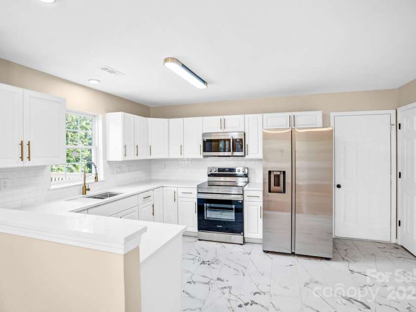 953 Milkwood Lane, Monroe, NC 28110.  MLS# CAR4274402, YatesRealty ID 23381. 