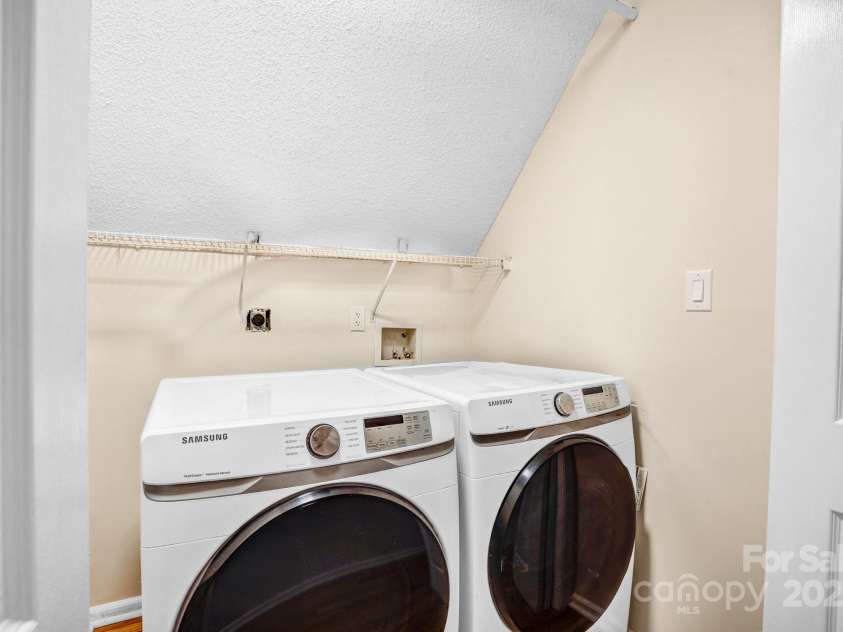 953 Milkwood Lane, Monroe, NC 28110.  MLS# CAR4274402, YatesRealty ID 23381. 