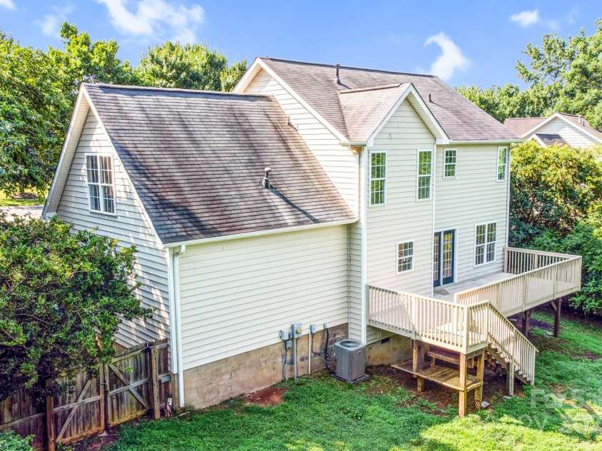 953 Milkwood Lane, Monroe, NC 28110.  MLS# CAR4274402, YatesRealty ID 23381. 