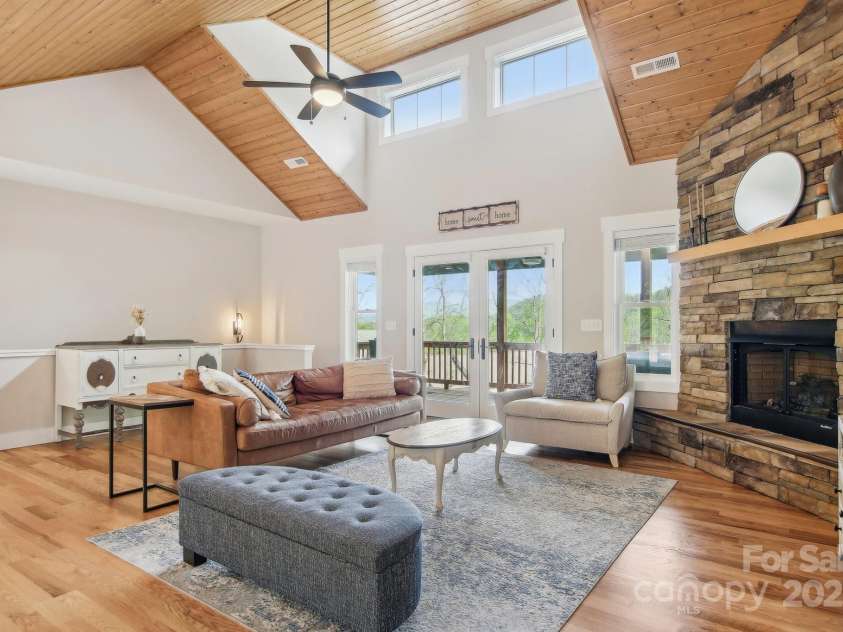 70 Parliament Place, Waynesville, NC 28785.  MLS# CAR4249545, YatesRealty ID 23382. 
