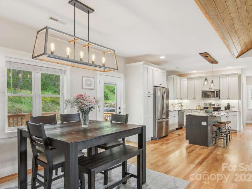 70 Parliament Place, Waynesville, NC 28785.  MLS# CAR4249545, YatesRealty ID 23382. 