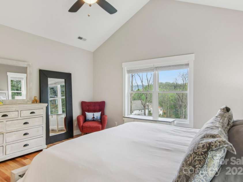 70 Parliament Place, Waynesville, NC 28785.  MLS# CAR4249545, YatesRealty ID 23382. 