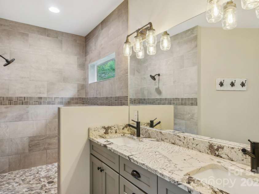 70 Parliament Place, Waynesville, NC 28785.  MLS# CAR4249545, YatesRealty ID 23382. 