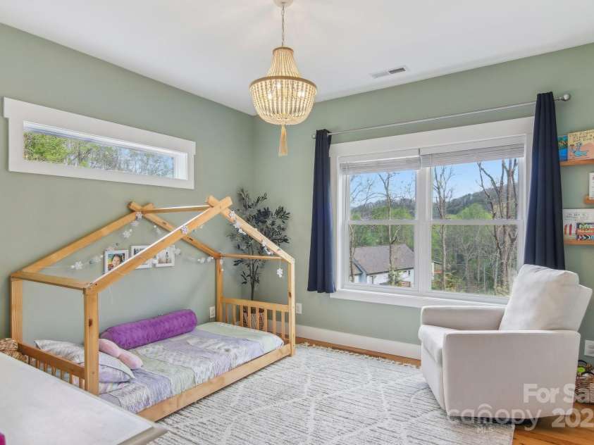70 Parliament Place, Waynesville, NC 28785.  MLS# CAR4249545, YatesRealty ID 23382. 