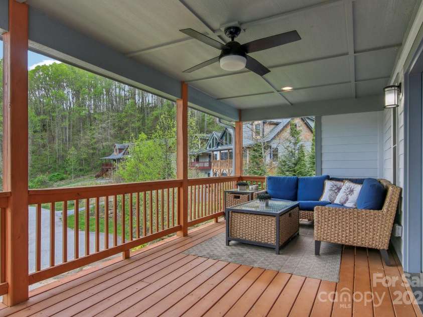70 Parliament Place, Waynesville, NC 28785.  MLS# CAR4249545, YatesRealty ID 23382. 