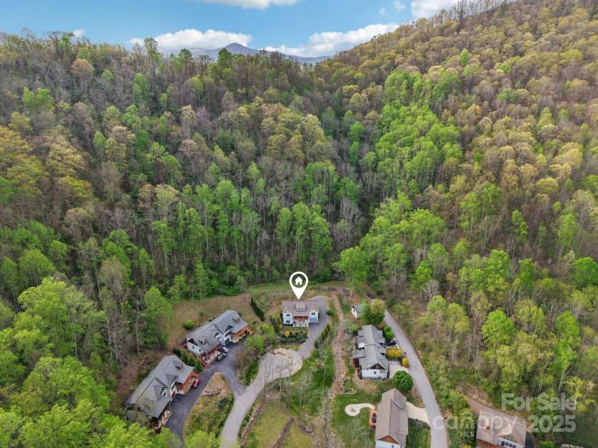 70 Parliament Place, Waynesville, NC 28785.  MLS# CAR4249545, YatesRealty ID 23382. 