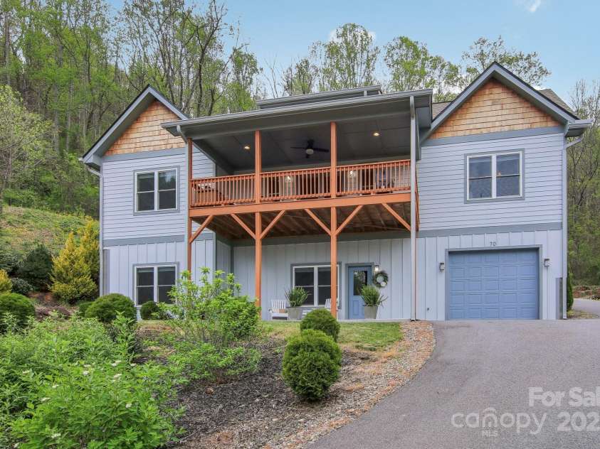 70 Parliament Place, Waynesville, NC 28785.  MLS# CAR4249545, YatesRealty ID 23382. 