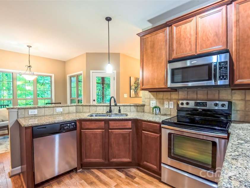 139 Crystal Ridge Drive, Lexington, NC 27295.  MLS# CAR4271418, YatesRealty ID 23383. 