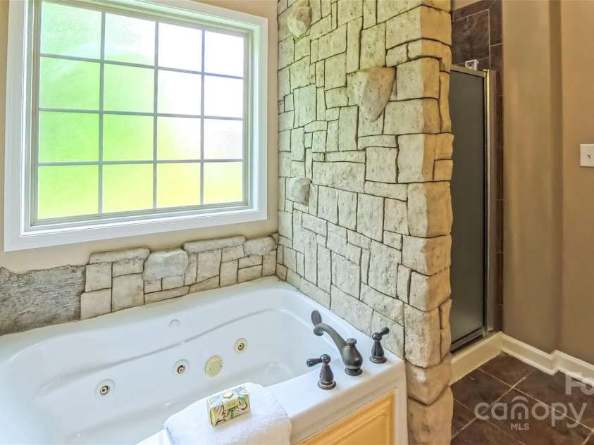 139 Crystal Ridge Drive, Lexington, NC 27295.  MLS# CAR4271418, YatesRealty ID 23383. 