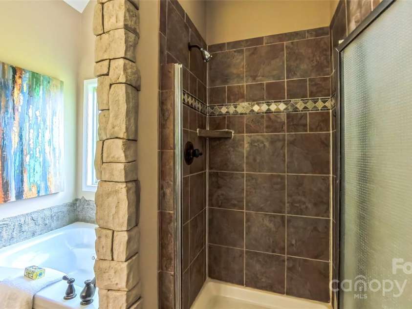 139 Crystal Ridge Drive, Lexington, NC 27295.  MLS# CAR4271418, YatesRealty ID 23383. 