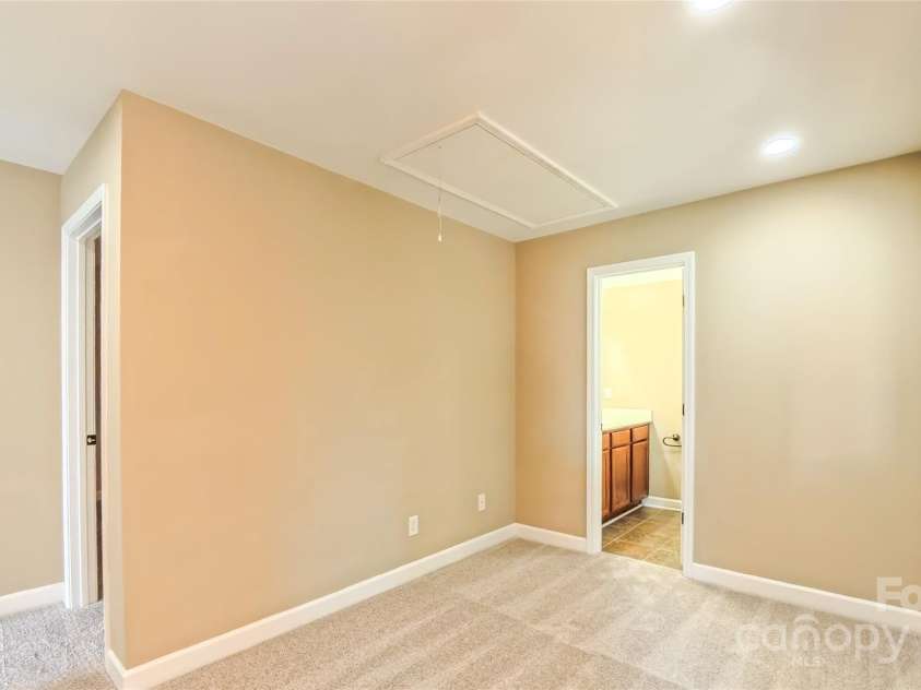 139 Crystal Ridge Drive, Lexington, NC 27295.  MLS# CAR4271418, YatesRealty ID 23383. 
