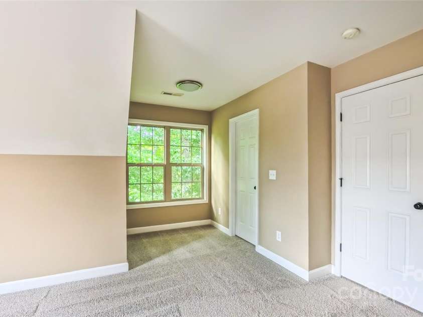 139 Crystal Ridge Drive, Lexington, NC 27295.  MLS# CAR4271418, YatesRealty ID 23383. 
