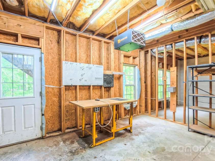 139 Crystal Ridge Drive, Lexington, NC 27295.  MLS# CAR4271418, YatesRealty ID 23383. 