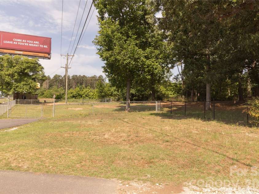 609 Wilcox Avenue, Gaffney, SC 29341.  MLS# CAR4382940, YatesRealty ID 23383. 