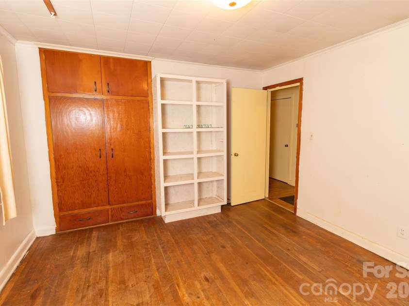 609 Wilcox Avenue, Gaffney, SC 29341.  MLS# CAR4382940, YatesRealty ID 23383. 