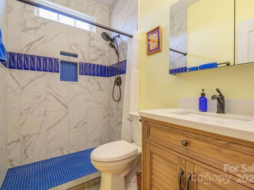 125 Ivy Meadows Drive, Weaverville, NC 28787.  MLS# CAR4247385, YatesRealty ID 23384. 